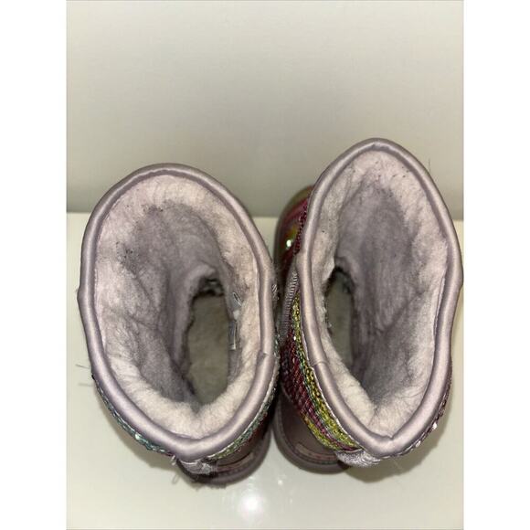 UGG CLASSIC II SEQUIN RAINBOW SPARKLE BOOTS,‎ YOUTH 6 GIRLS/ WOMEN US 8/39 Uniqu - Picture 4 of 5